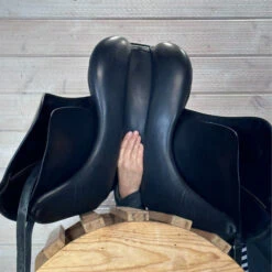 Used Stubben Portos Dressage Saddle 17.5/MW -Horse Trail Haven Sales Store 330 Channel Measurement 81472.1686181811