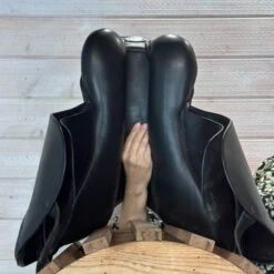 Used Stubben Genesis CL Dressage Saddle 17/N -Horse Trail Haven Sales Store 332 Channel Measurement 44811.1687460932