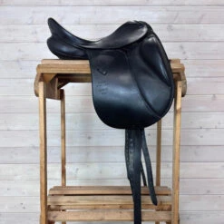 Used Stubben Genesis CL Dressage Saddle 17/N -Horse Trail Haven Sales Store 332 R Side 61737.1687460909