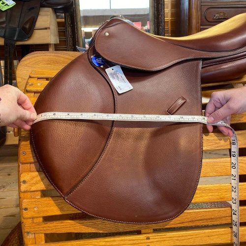 Stubben Ascend Jump Saddle 2 Stubben Ascend Jump Saddle - Image 2