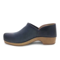 Dansko Brenna Clog 21 Dansko Brenna Clog -Horse Trail Haven Sales Store brenna clog navy side2 9431 751600 dansko 02446.1640727462